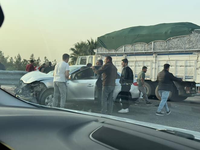 ŞANLIURFA’DA KÖPRÜLÜ KAVŞAKTA KORKUTAN KAZA: 2 YARALI!