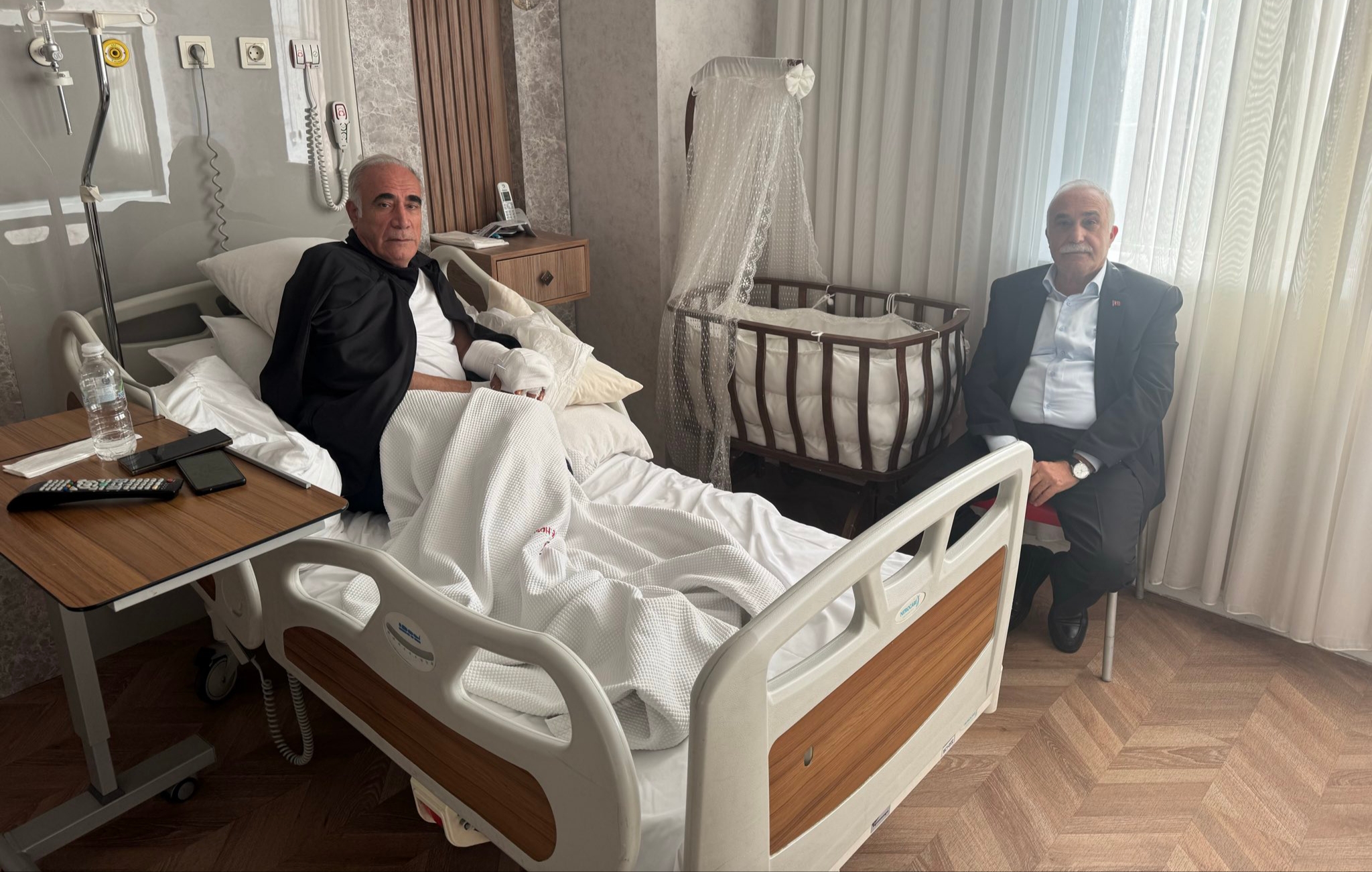 ŞANLIURFA ESKİ MİLLETVEKİLİ KAZA GEÇİRDİ!