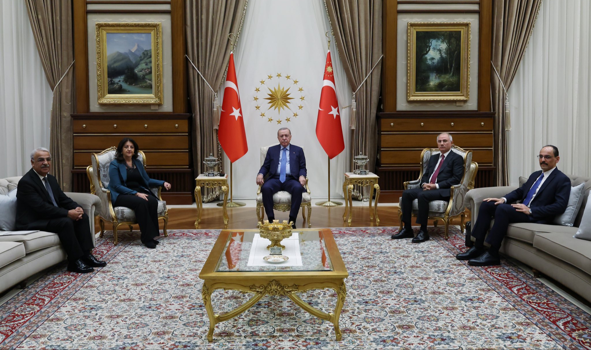 CUMHURBAŞKANI ERDOĞAN, DEM PARTİ HEYETİ İLE GÖRÜŞTÜ: ŞANLIURFA MİLLETVEKİLİ DE VARDI