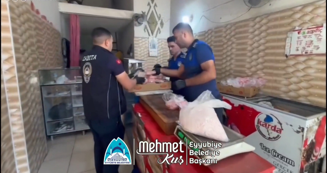 EYYÜBİYE’DE ZABITADAN KIRMIZI ET DENETİMİ: 68 KİLO KIYMA İMHA EDİLDİ