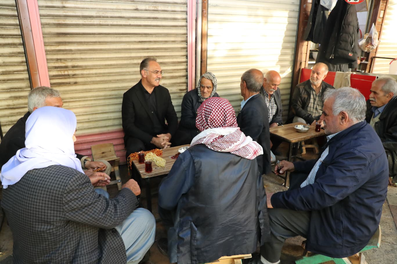BAŞKAN KUŞ GÜNE BALIKLIGÖL’DE BAŞLADI: ESNAFI ZİYARET ETTİ, TURİSTLERLE SOHBET ETTİ