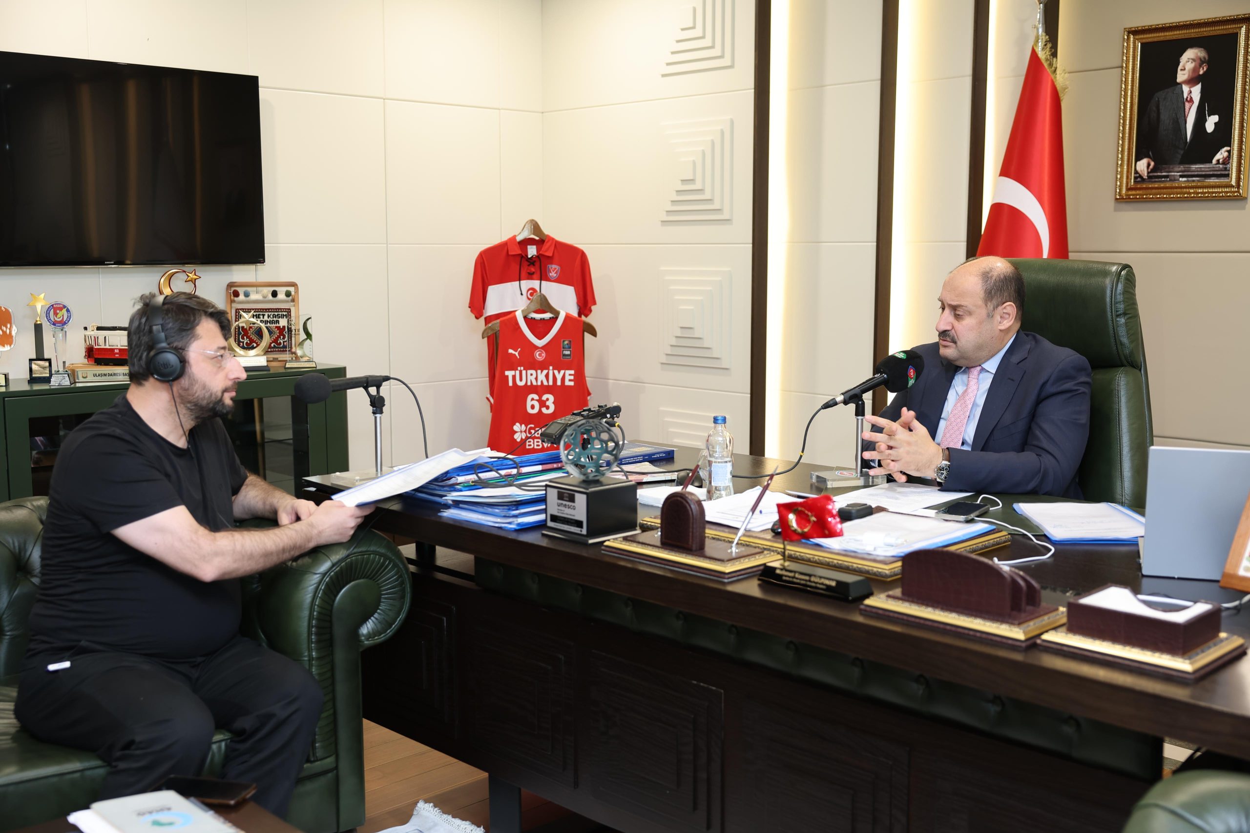 BAŞKAN GÜLPINAR’DAN TRT RADYO 1’E ÇARPICI AÇIKLAMALAR: “ŞANLIURFA DÜNYAYA AÇILIYOR!”