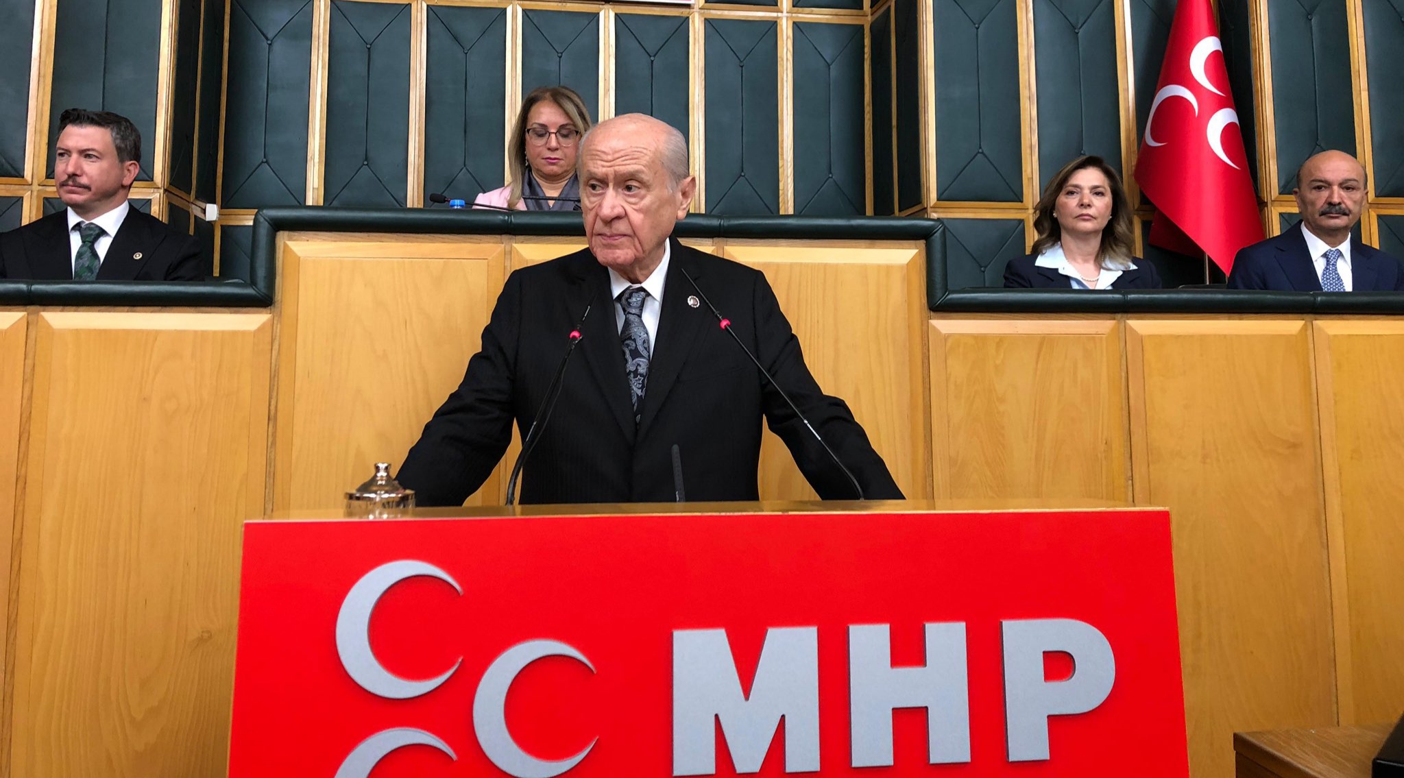 BAHÇELİ’DEN ÇOK SERT İMRALI MESAJI: “GEREKİRSE 3 ARKADAŞIMLA BİRLİKTE GİDERİM!”