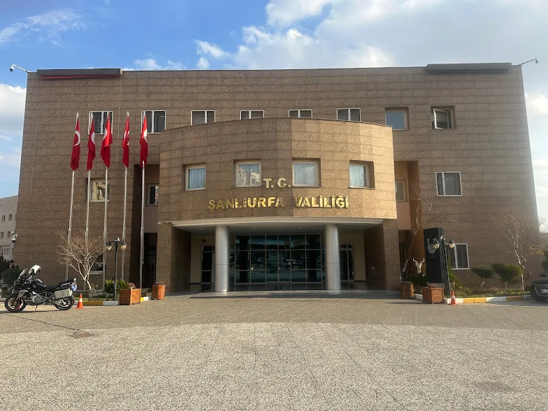 ŞANLIURFA’DA KAMU KURUMUNDA ZİMMET SKANDALI! 24 ŞÜPHELİ GÖZALTINDA