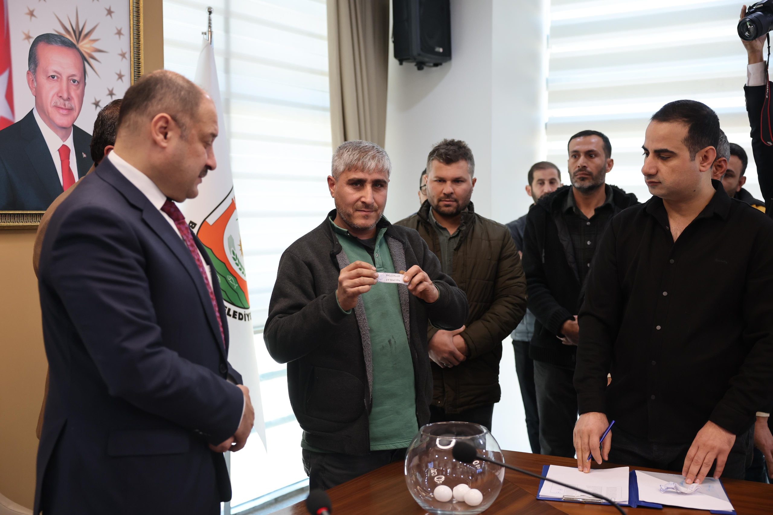 BÜYÜKŞEHİR’DE PERSONEL ALIMI CANLI YAYINDA: GÜLPINAR’DAN “LİYAKAT” MESAJI