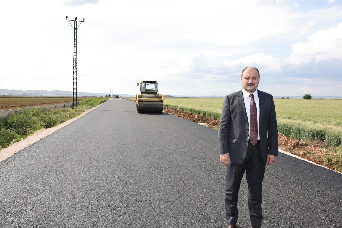 BAŞKAN GÜLPINAR DÖNEMİNDE KIRSAL YOLLARDA TARİHİ HAMLE! 1296 KİLOMETRELİK DEV YATIRIM