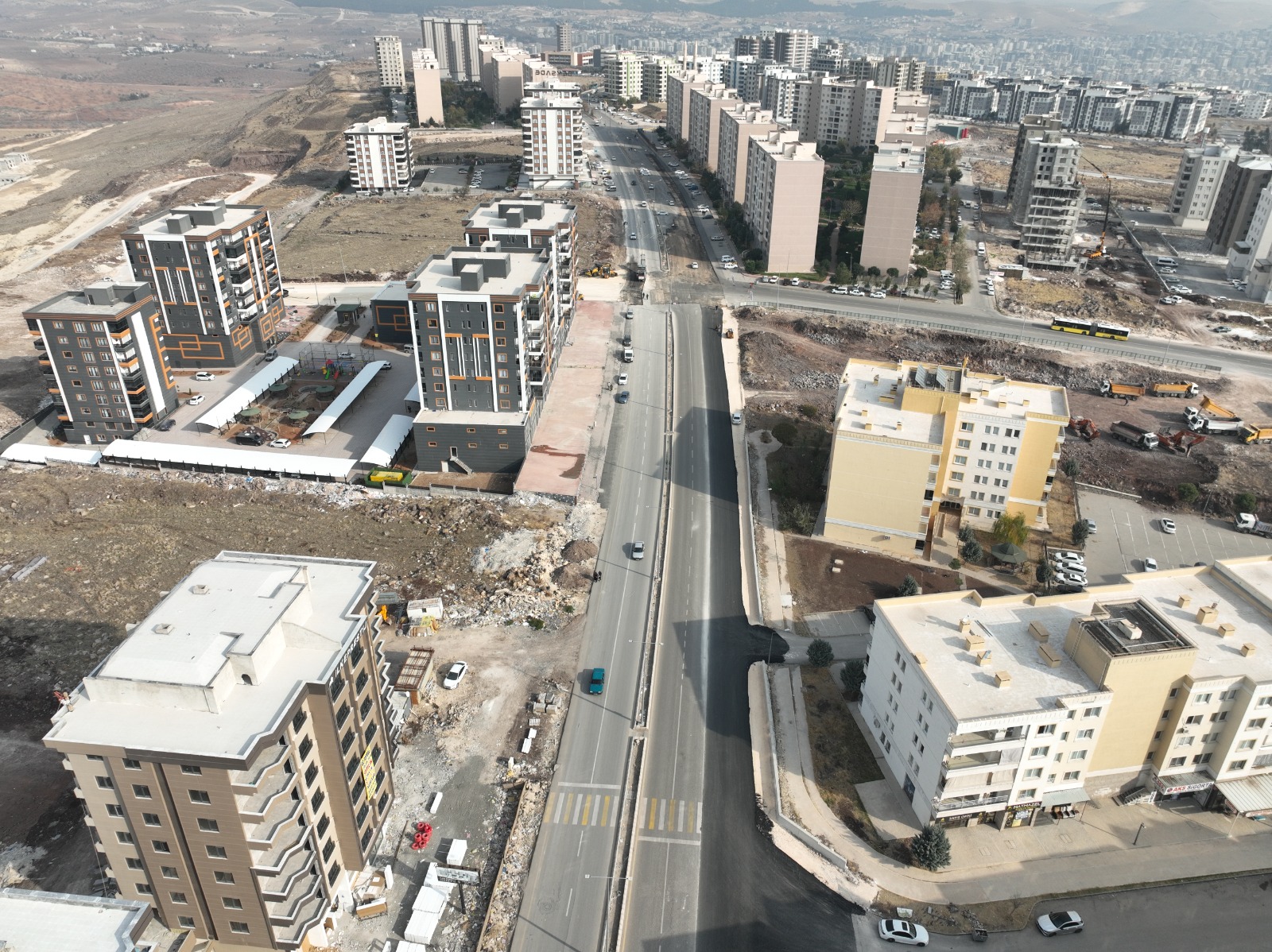 SEYRANTEPE’DE TRAFİK KİLİDİ ÇÖZÜLDÜ: BÜYÜKŞEHİR’DEN NEFES ALDIRAN HAMLE