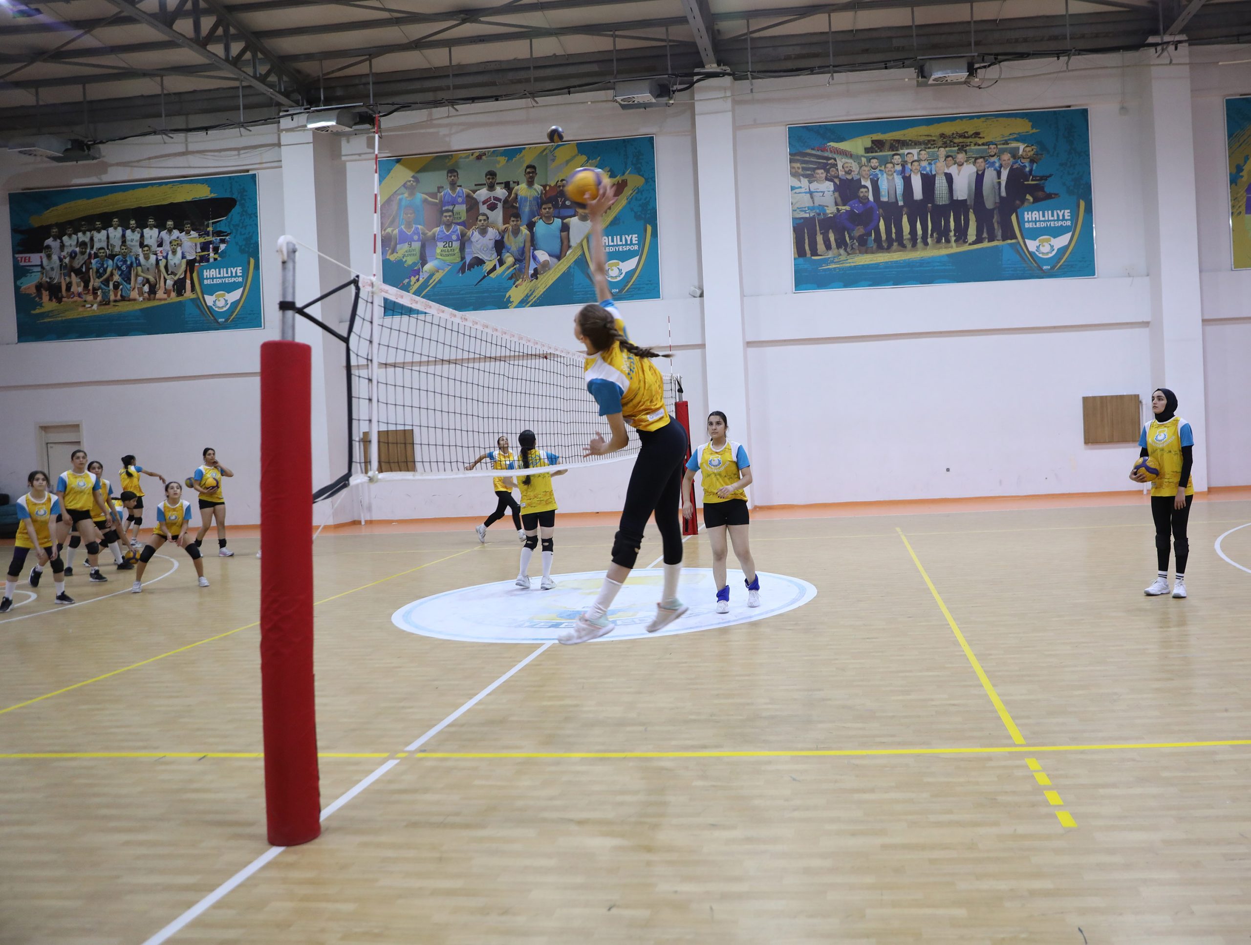 HALİLİYE’DE SPOR KURSLARINA YOĞUN İLGİ: GENÇLER GELECEĞE SPORLA HAZIRLANIYOR