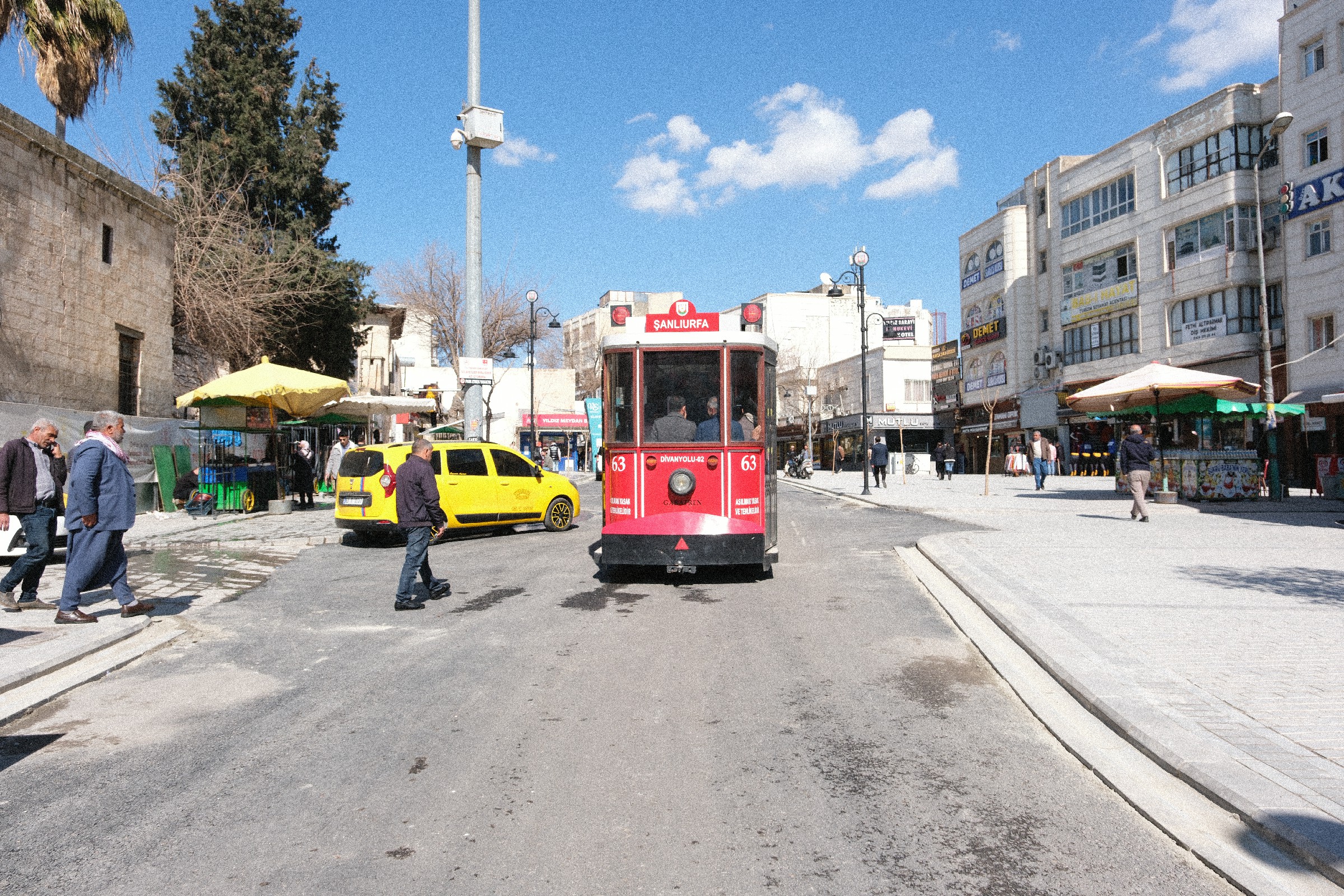BAŞKAN GÜLPINAR’IN TURİZM HAMLESİYLE DİVANYOLU YENİLENDİ