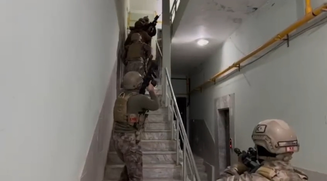 ŞANLIURFA’DA DEAŞ’A FİNANSMAN OPERASYONU! 10 KİŞİ TUTUKLANDI
