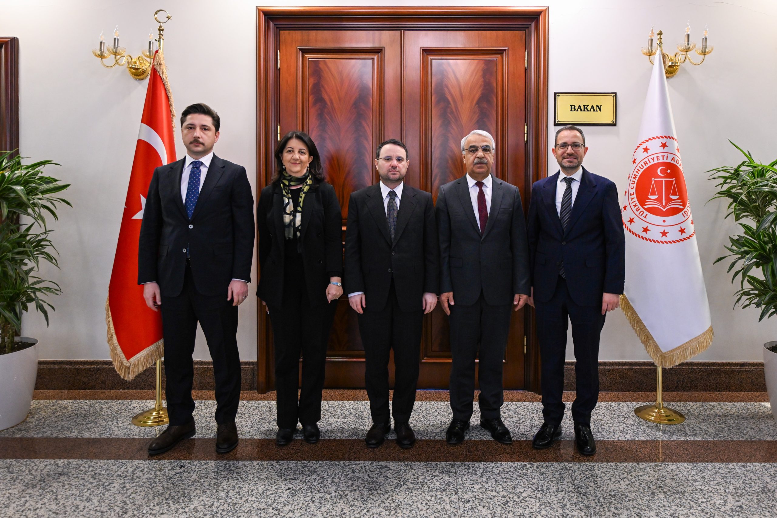 ŞANLIURFA MİLLETVEKİLİ, ADALET BAKANLIĞI’NDAKİ “TERÖRSÜZ TÜRKİYE” TOPLANTISINA KATILDI