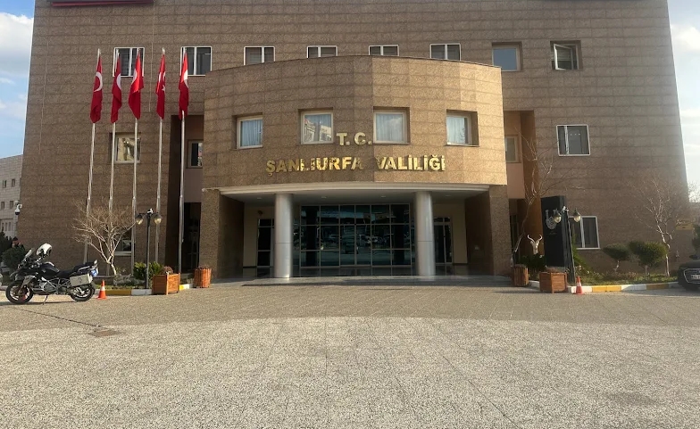 ŞANLIURFA’DA KÖPEĞE EZİYET EDEN ŞÜPHELİ YAKALANDI: KÖPEK KORUMA ALTINA ALINDI