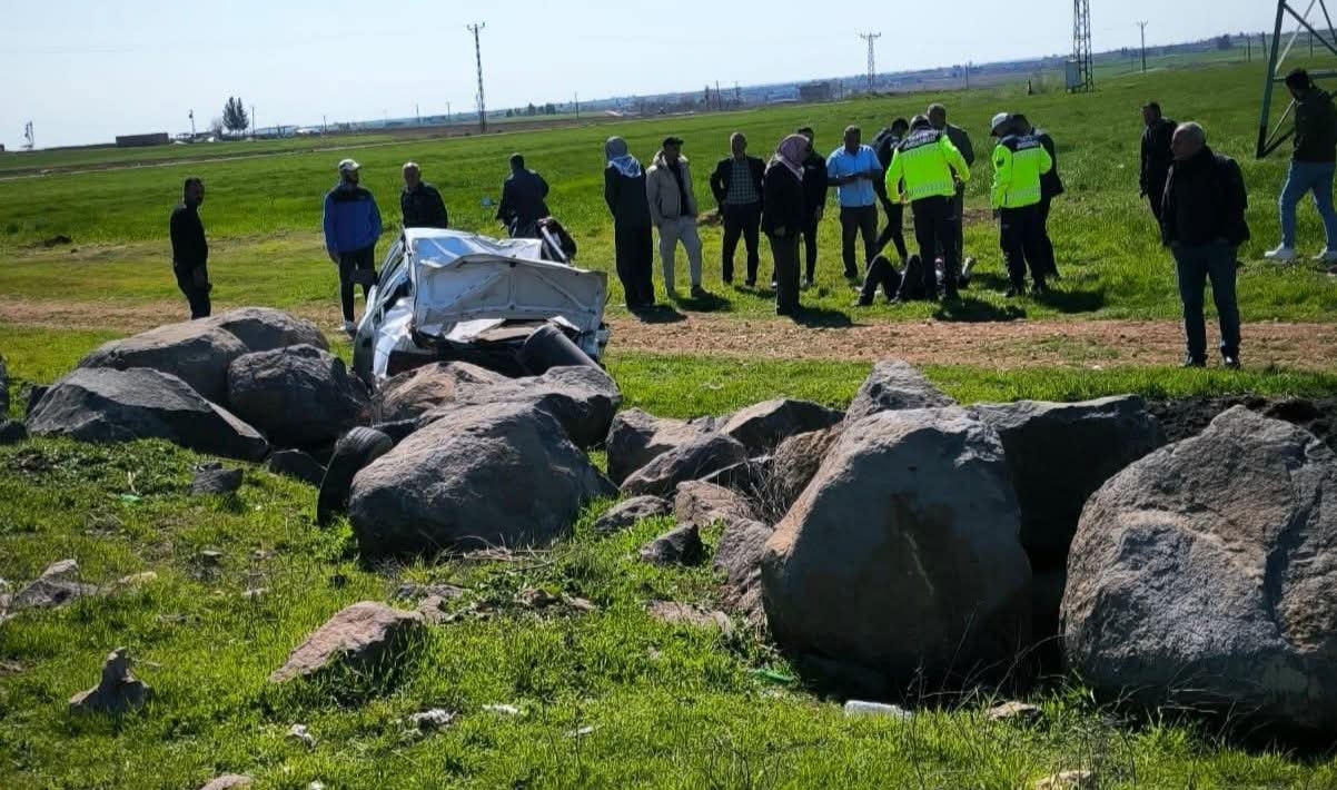 VİRANŞEHİR–CEYLANPINAR YOLUNDA OTOMOBİL TAKLA ATTI, SÜRÜCÜ YARALANDI