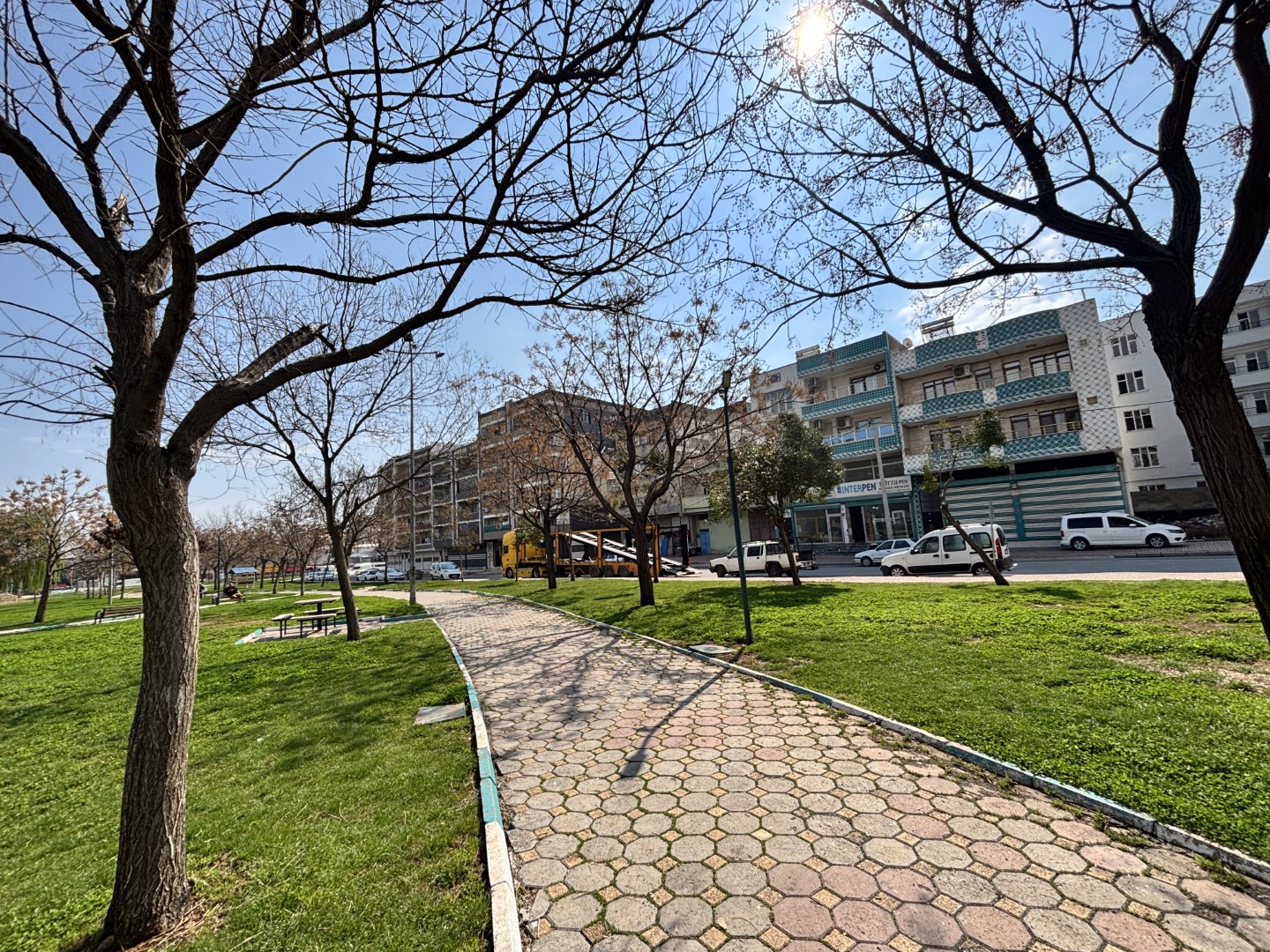 EYYÜBİYE’DE “YEMYEŞİL” HEDEFİ: PARKLAR YAZA HAZIRLANIYOR