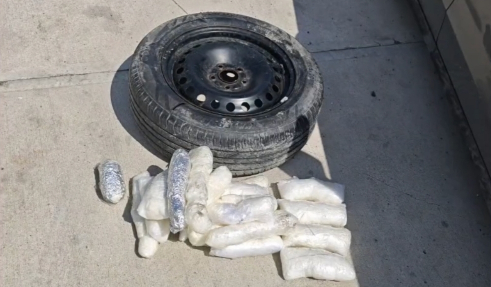 ŞANLIURFA’DA OTOMOBİLİN LASTİĞİNDE 7 KİLO 850 GRAM METAMFETAMİN ELE GEÇİRİLDİ
