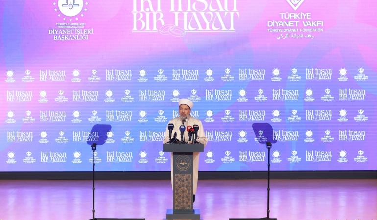 TÜRKİYE DİYANET VAKFI’NDAN 300 GENÇ ÇİFTE 500 BİN LİRALIK EVLİLİK DESTEĞİ