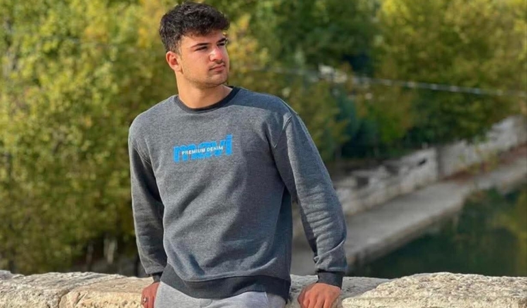 URFA’DA MOTOSİKLET KAZASI YİNE CAN ALDI: 19 YAŞINDAKİ GENÇ HAYATINI KAYBETTİ