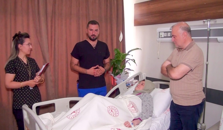 ŞANLIURFA’DA BAŞARILI OPERASYON: KARNINDAN 29 SANTİMETRELİK MİYOM ÇIKARILDI