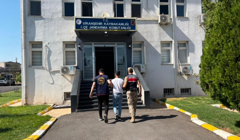 ŞANLIURFA’DA ARANAN HÜKÜMLÜ JANDARMA EKİPLERİNCE YAKALANDI