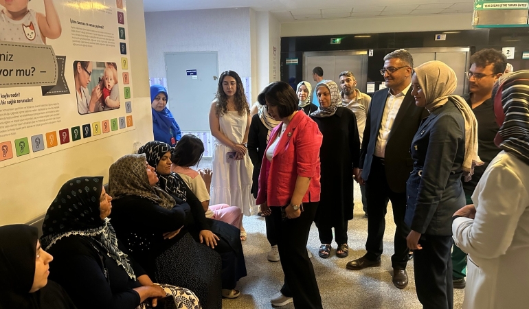 BİRECİK DEVLET HASTANESİ’NE ÖNEMLİ UNVAN! “ANNE DOSTU HASTANE” OLDU
