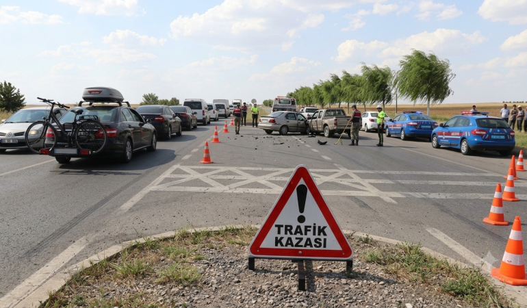 TRAFİK KAZASI MAĞDURLARININ VERİLERİ ÜZERİNDEN MİLYARLARCA HAKSIZ KAZANÇ OPERASYONU