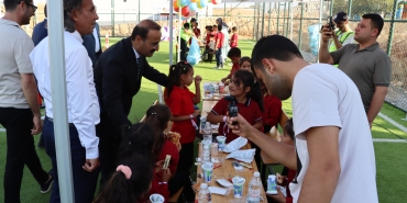 ÇOCUK ŞENLİĞİ’NDE ÇOCUKLAR DOYASIYA EĞLENDİ (1)