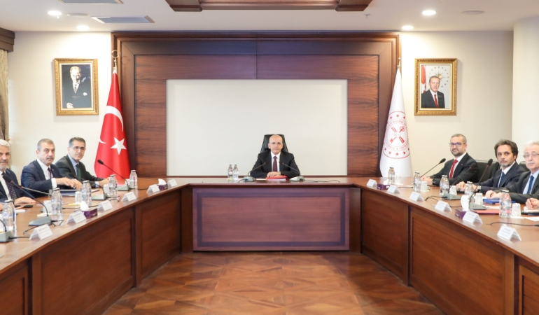 BAKAN MEHMET ŞİMŞEK’TEN PİYASALAR İÇİN KRİTİK TOPLANTI KARARI!