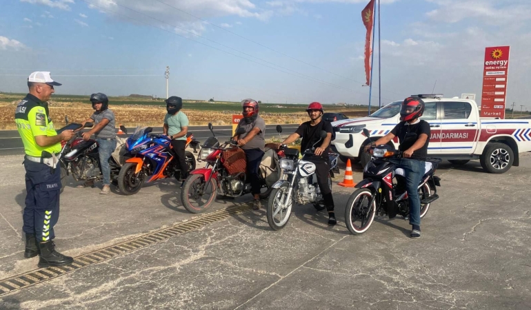 ŞANLIURFA’DA MOTOSİKLET DENETİMİ! 476 ARAÇ KONTROLDEN GEÇİRİLDİ