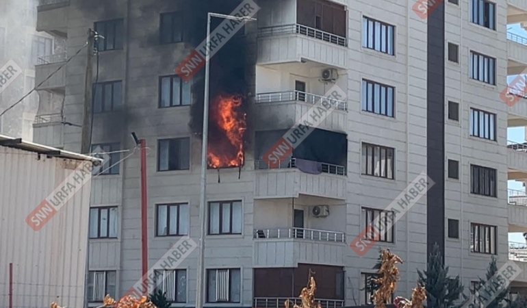 HALİLİYE’DE 8 KATLI APARTMANDA KORKUTAN YANGIN! EKİPLER SEVK EDİLDİ