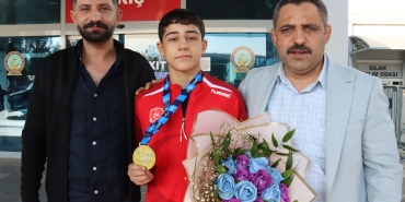 BALKAN ŞAMPİYONU DEDEOĞLU, ŞANLIURFA’DA GURUR YAŞATTI (4)