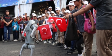 BÜYÜKŞEHİR’İN BİLİM MERKEZİ STANDI TEKNOFEST’İN İLGİ ODAĞI OLDU (7)