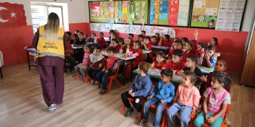 HALİLİYE BELEDİYESİ UZMAN EKİPLERİYLE ÇOCUKLARIN YANINDA (1)