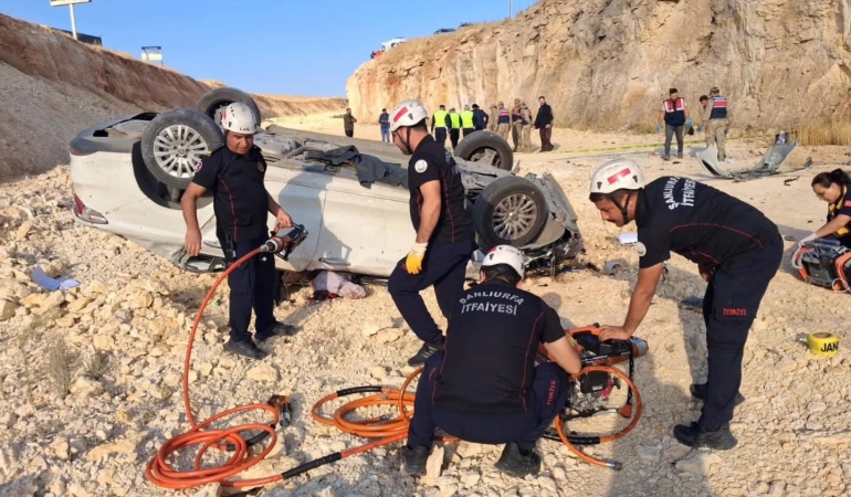ŞANLIURFA-SURUÇ YOLUNDA FECİ KAZA! 58 YAŞINDAKİ SÜRÜCÜ HAYATINI KAYBETTİ