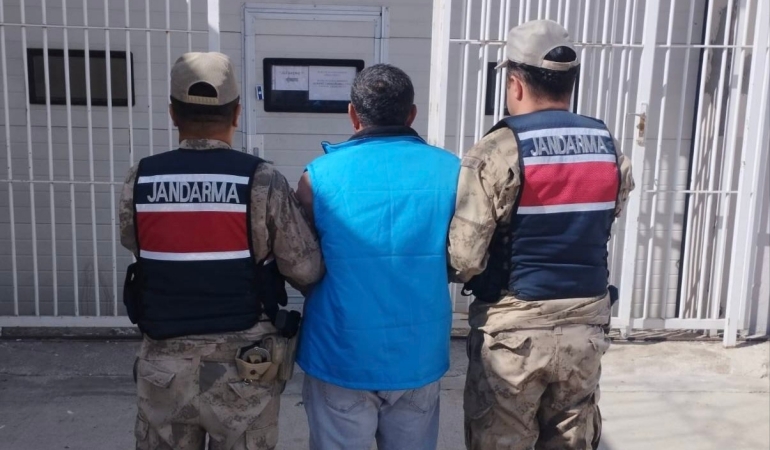 ŞANLIURFA’DA UYUŞTURUCU TİCARETİNDEN ARANAN HÜKÜMLÜ YAKALANDI!