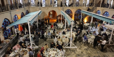 UNESCO MÜZİK ŞEHİRLERİ TOPLANTISI, TARİHİ BARUTÇU HANI’NDA SIRA GECESİYLE SONA ERDİ (2)